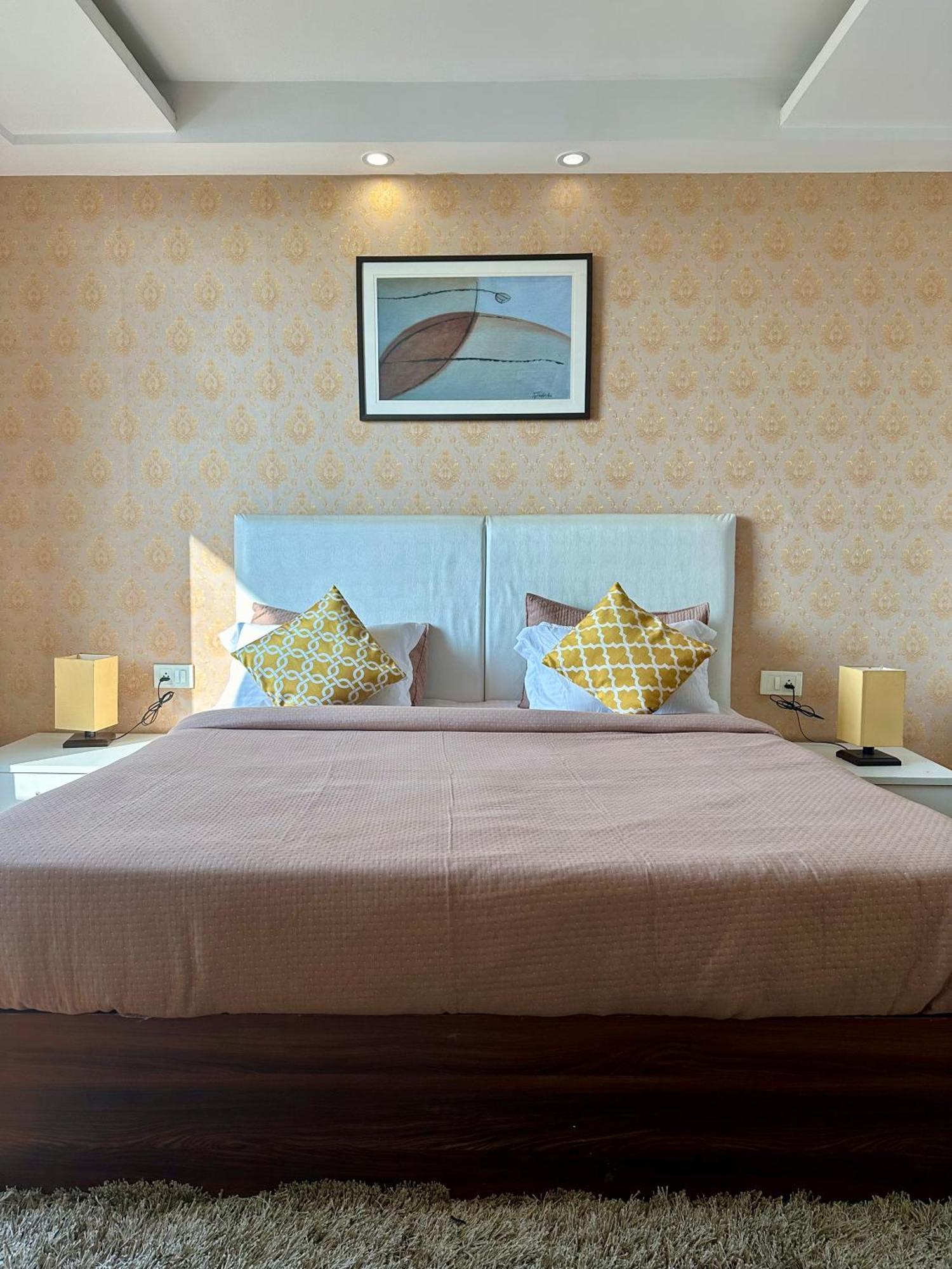 Flamingo Hotel Sector 67 I Studio Rooms I Gurgaon Exterior photo